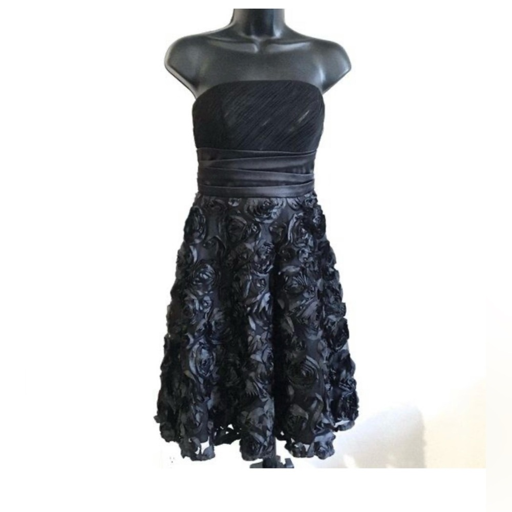 White House Black Market dress  size 2 stunning black strapless party dress gown